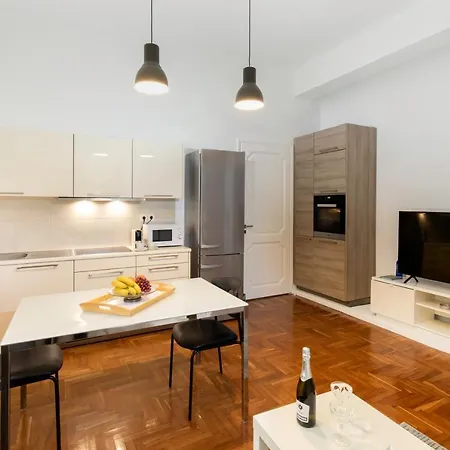 56 Luxury Aparthotel