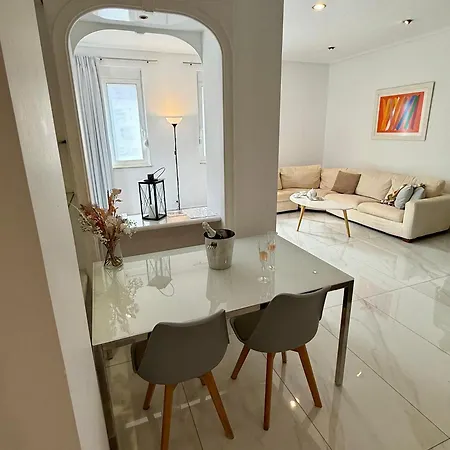 56 Luxury 公寓式酒店